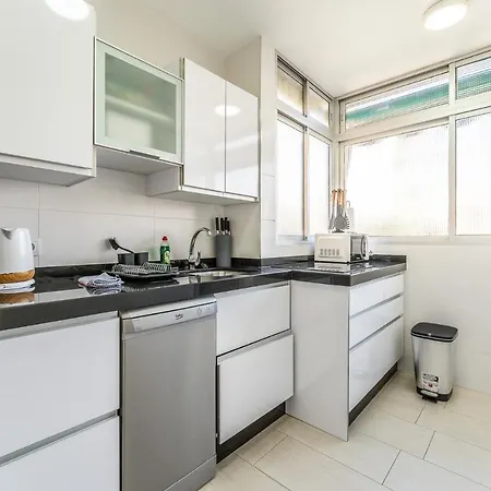 Sea View 2 Bedroom 2 Min Away From The Appartement